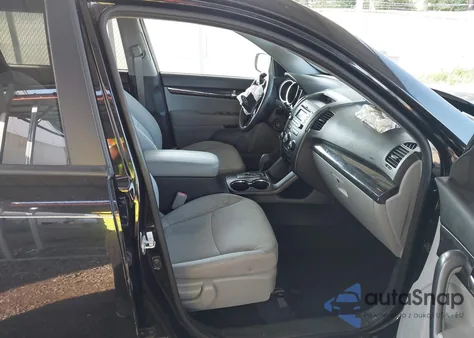 2013 Kia Sorento Lx z USA, uszkodzony, nr VIN 5XYKTCA6XDG416951